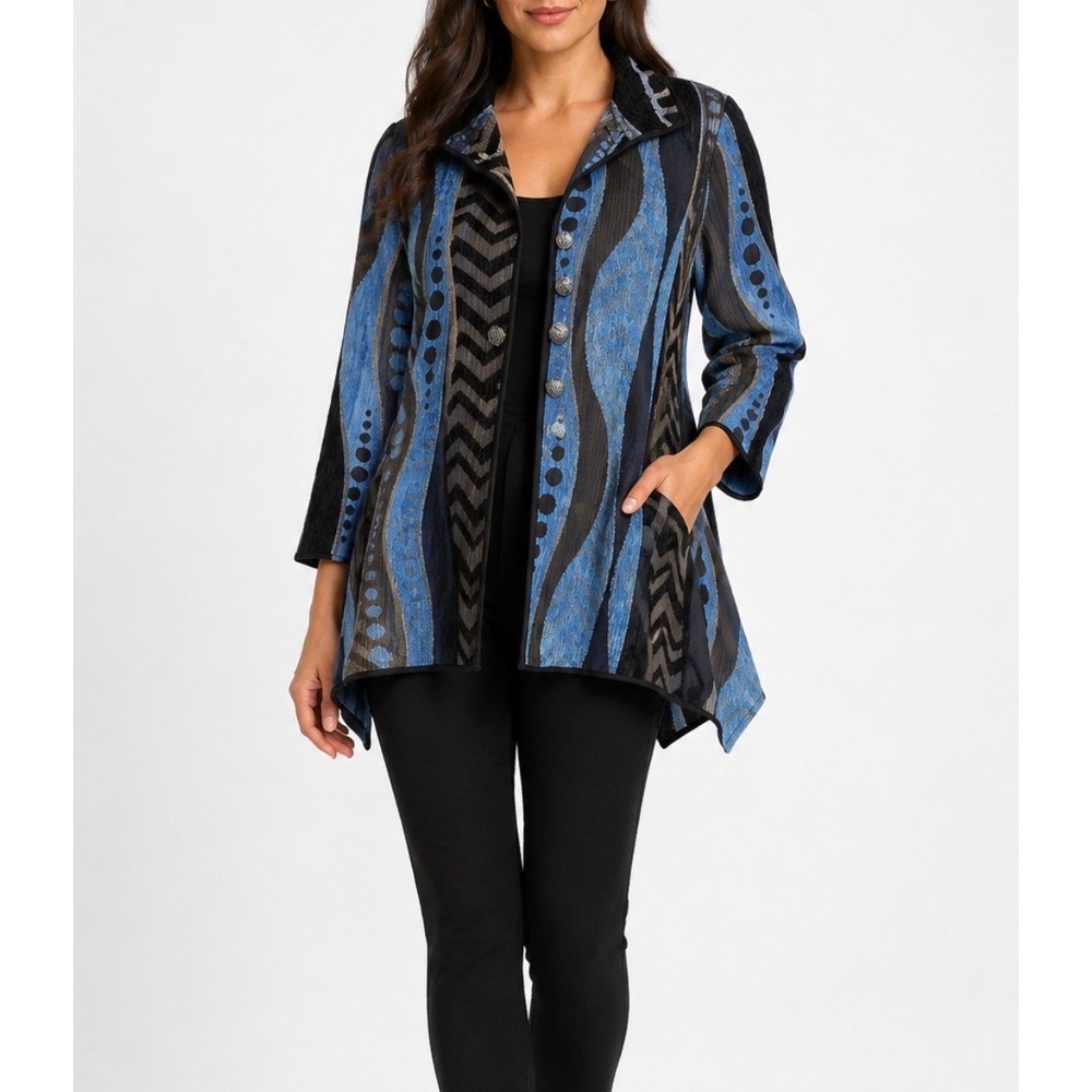 T-Reversibles Womens Medium Reversible Tapestry Jacket Blue Black Sharkbite Hem